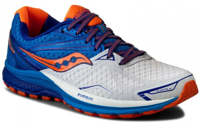 КроссовкиS20318-5 КроссовкиS20318-5Мужские кроссовки для бега Saucony Ride 9 выполнены из сетчатого текстиля, который хорошо пропускает воздух и обеспечивает оптимальную вентиляцию. Шнуровка надежно фиксирует модель на ноге. Внутренняя подкладка, выполненная по технологии RunDry, впитывает влагу и обеспечивает комфорт во время бега. Для поддержания стопы при движении используется прочный и легкий материал FlexFilm. Подошва с технологией TRI-Flex и специальная вставка IBR+ помогают равномерно распределять нагрузку во время бега. Модель Ride 9, благодаря вставке EVERUN, обеспечивает более плавное приземление в пятке и уменьшает давление в передней части стопы. Износоустойчивая подошва класса XT-900 дополнена рельефным рисунком, который способствует отличному сцеплению с поверхностью.