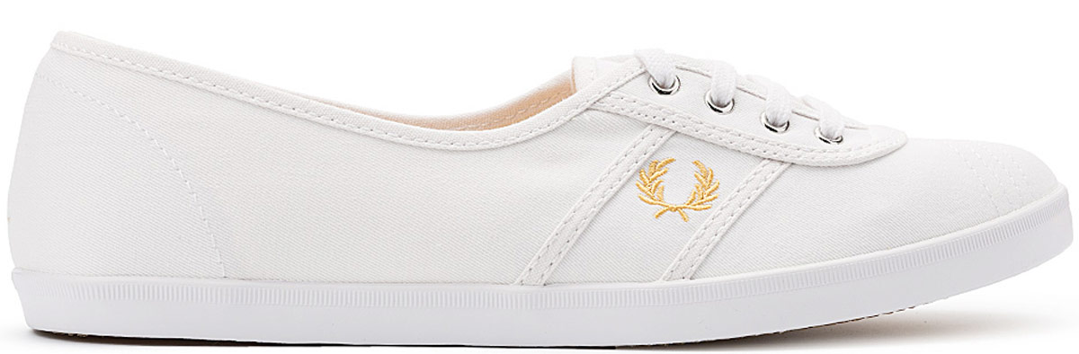 БалеткиB8256W-143 БалеткиB8256W-143Стильные балетки Aubrey Twill от Fred Perry выполнены из канваса. Подкладка и стелька из текстиля комфортны при движении. Шнуровка надежно зафиксирует модель на ноге. Подошва дополнена рифлением.