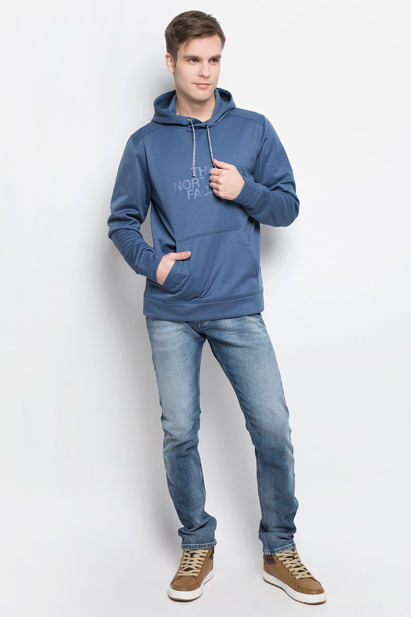 ХудиT92ZW1HDC ХудиT92ZW1HDCМужское худи The North Face M Ampere с длинными рукавами и капюшоном изготовлено из полиэстера. Объем капюшона регулируется при помощи шнурка-кулиски. Спереди расположен карман-кенгуру. Модель оформлена тиснением с логотипом бренда на груди.