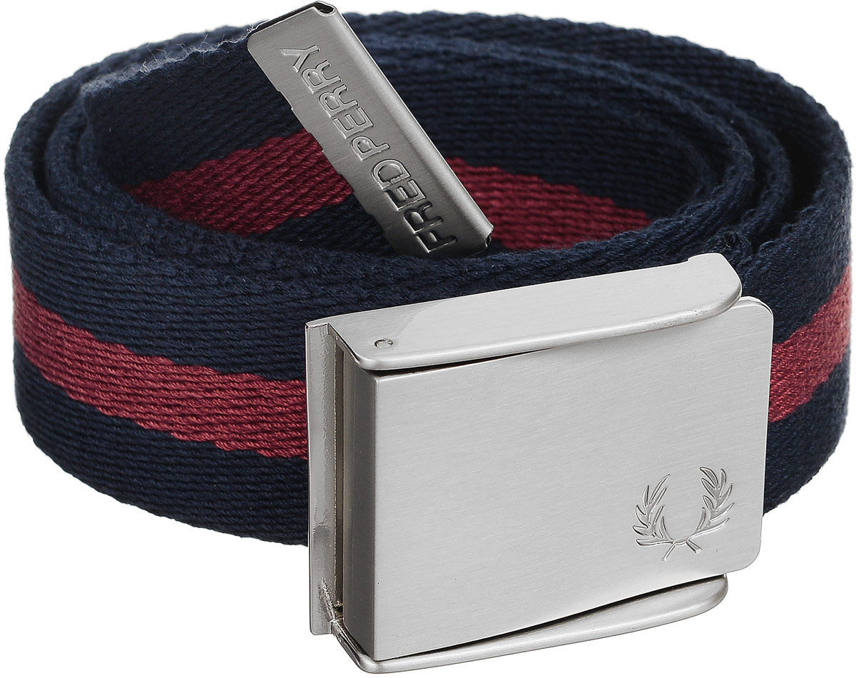 РеменьBT1403-169 РеменьBT1403-169Ремень мужской Striped Webbing Belt оснащен автоматической пряжкой с гладким корпусом и фирменной гравировкой в правом нижнем углу. Исполнен из прочного плетения полиэстера. На конце ремня имеется защитная металлическая полоска с названием бренда. Аксессуар выдержан в высоком стиле и качестве.
