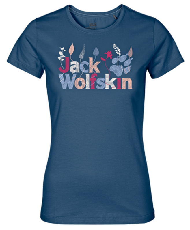 Футболка1804391-1588 Футболка1804391-1588Футболка женская Jack Wolfskin Brand T W выполнена из полиэстера и органического хлопка. Благодаря такой смесовой ткани футболка прочная, но в тоже время мягкая и комфортная. Модель имеет круглый вырез горловины и стандартные короткие рукава. Футболка дополнена яркой надписью на груди с названием бренда.