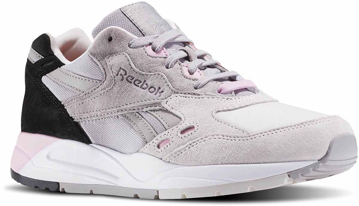 КроссовкиBD2723 КроссовкиBD2723Кроссовки Reebok Bolton X Face - переосмысление классической модели Reebok Bolton, выпущенной в 1992 году. Они созданы в коллаборации с компанией Face Stockholm. Результатом стала яркая цветовая гамма модели. Кроссовки изготовлены из премиальной замши. Верх из текстиля с нубуковыми вставками для стиля и поддержки. Низкий дизайн кроссовок для аутентичного стиля. Промежуточная подошва из ЭВА с технологиями Hy-Lite и Hexalite для амортизации без утяжеления. На съемной стельке из пеноматериала находится мотивирующая надпись.