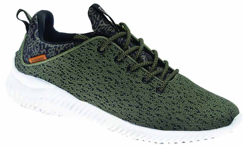 КроссовкиC2482-19 КроссовкиC2482-19Стильные мужские кроссовки Strobbs отлично подойдут для активного отдыха и повседневной носки. Верх модели выполнен из текстиля. Удобная шнуровка надежно фиксирует модель на стопе. Толстая, протекторная подошва позволяет комфортно ощущать себя на каменистой поверхности. Промежуточный слой подошвы выполнен из ЭВА-материала, что позволяет снизить вес обуви.