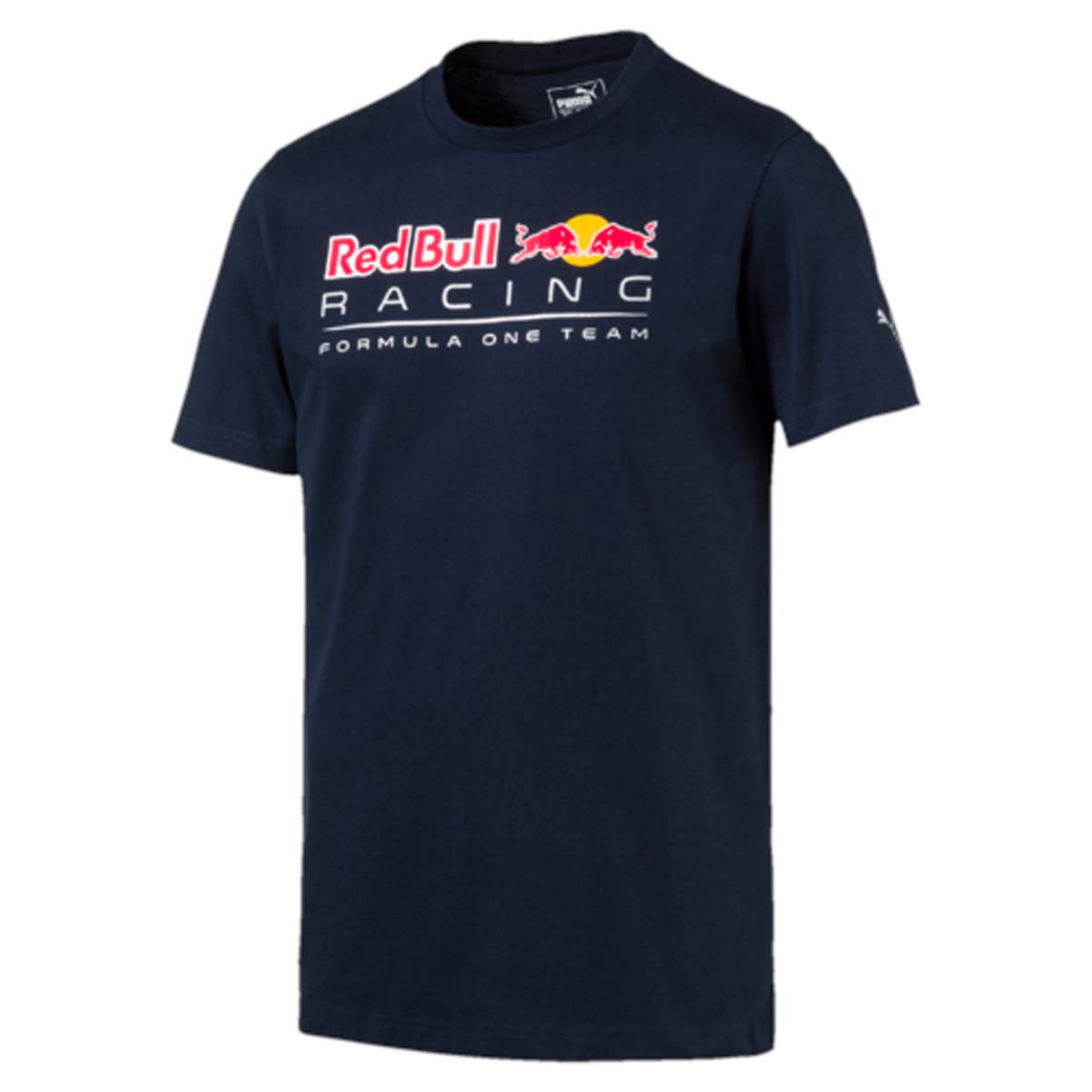 Футболка572747_01 Футболка572747_01Футболка мужская RBR Logo Tee выполнена из чистого хлопка и отличается хорошей воздухопроницаемостью. Изделие имеет классический крой, круглый вырез горловины и короткие рукава. Спереди модель украшена логотипом Red Bull Racing, на левом рукаве имеется логотип PUMA. Такая футболка незаменима для любителей автоспорта.