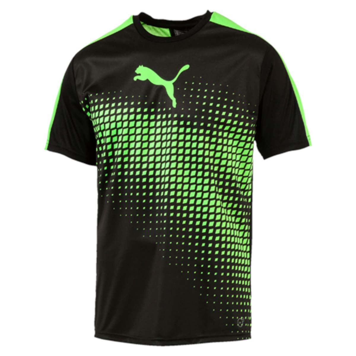 Футболка655174_50 Футболка655174_50Футболка IT evoTRG Graphic Tee изготовлена из полиэстера с использованием высокофункциональной технологии dryCELL, которая отводит влагу, поддерживает тело сухим и гарантирует комфорт. На спине имеются сетчатые вставки для хорошей циркуляции воздуха. Спереди модель декорирована тематическим рисунком evoTRG и логотипом PUMA. Также имеется надпись evoTRG сзади. Изделие имеет стандартную посадку Regular fit, круглый вырез горловины и короткие рукава. Такая футболка прекрасно подходит для интенсивных тренировок.