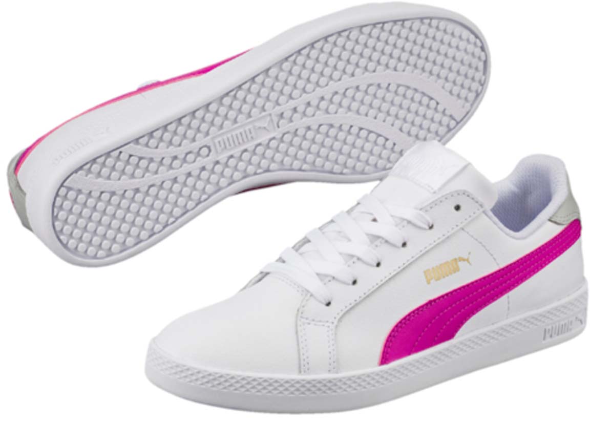 Кеды36078009 Кеды36078009Модель Puma Smash Wns L для женщин сохраняет простоту и чистоту линий, свойственную классическим теннисным туфлям. Обувь фиксируется на ноге при помощи классической шнуровки. Верх из мягкой кожи с традиционной полосой придает модели женственный, нарядный и стильный облик и делает её отличным дополнением к повседневному гардеробу.