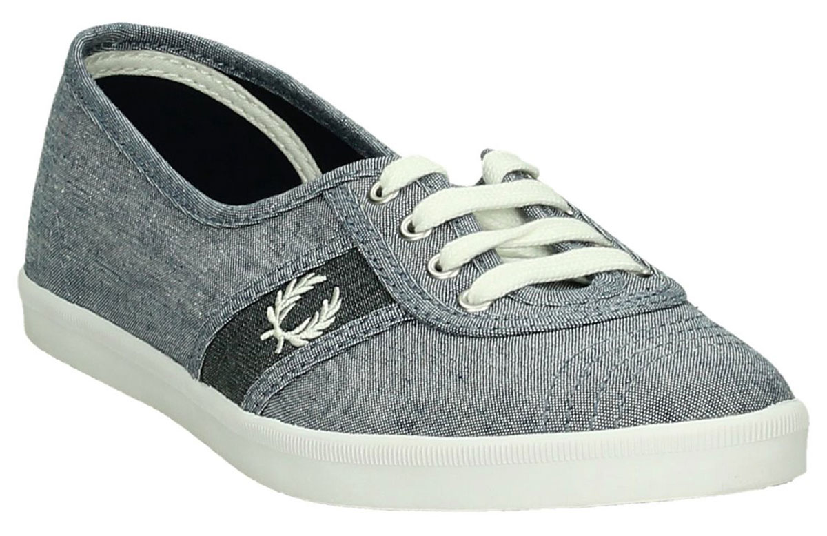 БалеткиB1147W-665 БалеткиB1147W-665Стильные балетки Aubrey Chambray от Fred Perry выполнены из текстиля. Подкладка и стелька из текстиля комфортны при движении. Шнуровка надежно зафиксирует модель на ноге. Подошва дополнена рифлением.