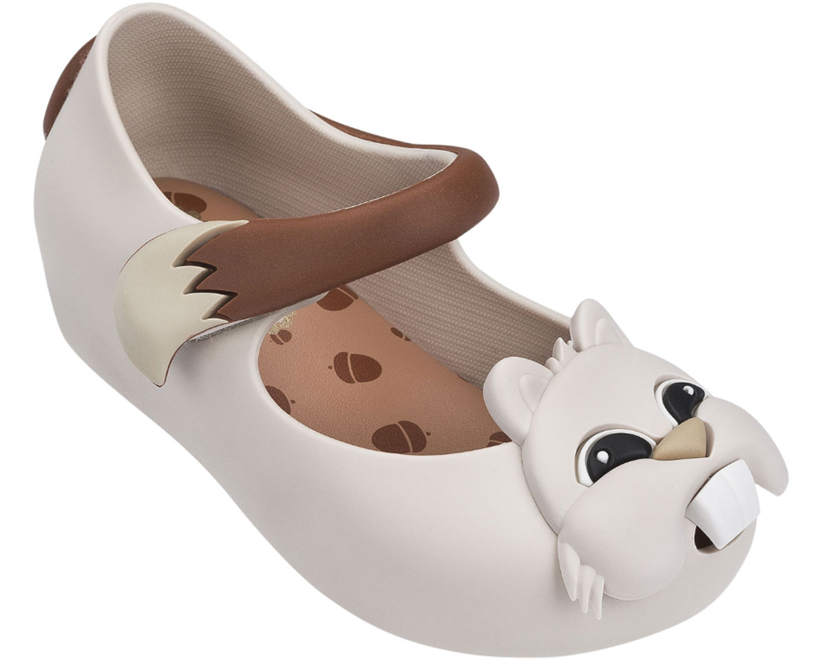 Туфли31889-1276 Туфли31889-1276Хит этого сезона от Mini Melissa Бурундучки. Чудесные, комфортные туфельки с мягкой стелькой, принимающей форму стопы Вашего ребенка. Застежка - липучка. Обувь Mini Melissa сделана из Melflex – инновационного полимера, который приспосабливается к форме стопы и дает ноге дышать, а также вкусно пахнет бабл гам и карамелью. Важно, что Melflex гипоаллергенен и почти полностью перерабатывается, не выделяя вредных веществ в атмосферу - эко-френдли (eco-friendly).