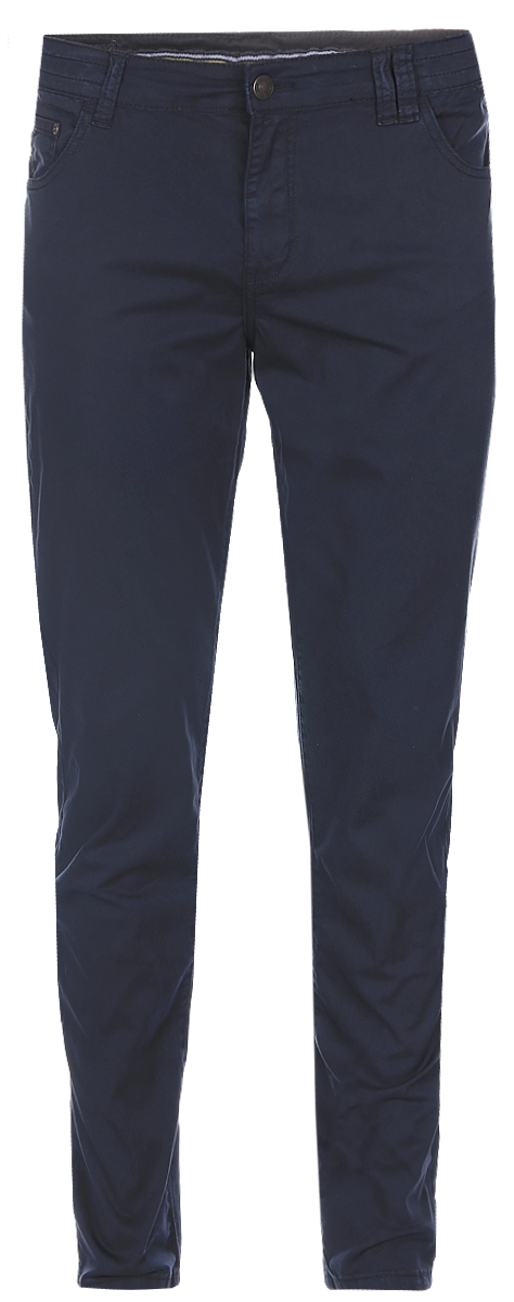 БрюкиB797016_Deep Navy БрюкиB797016_Deep NavyСтильные мужские брюки Baon выполнены из плотного хлопка с небольшим добавлением эластана. Классическая модель прямого кроя и стандартной посадки застегивается на ширинку с застежкой-молнией, а также на пуговицу в поясе. На поясе предусмотрены шлевки для ремня. Брюки оснащены двумя втачными карманами и потайным кармашком спереди, и двумя накладными карманами сзади.
