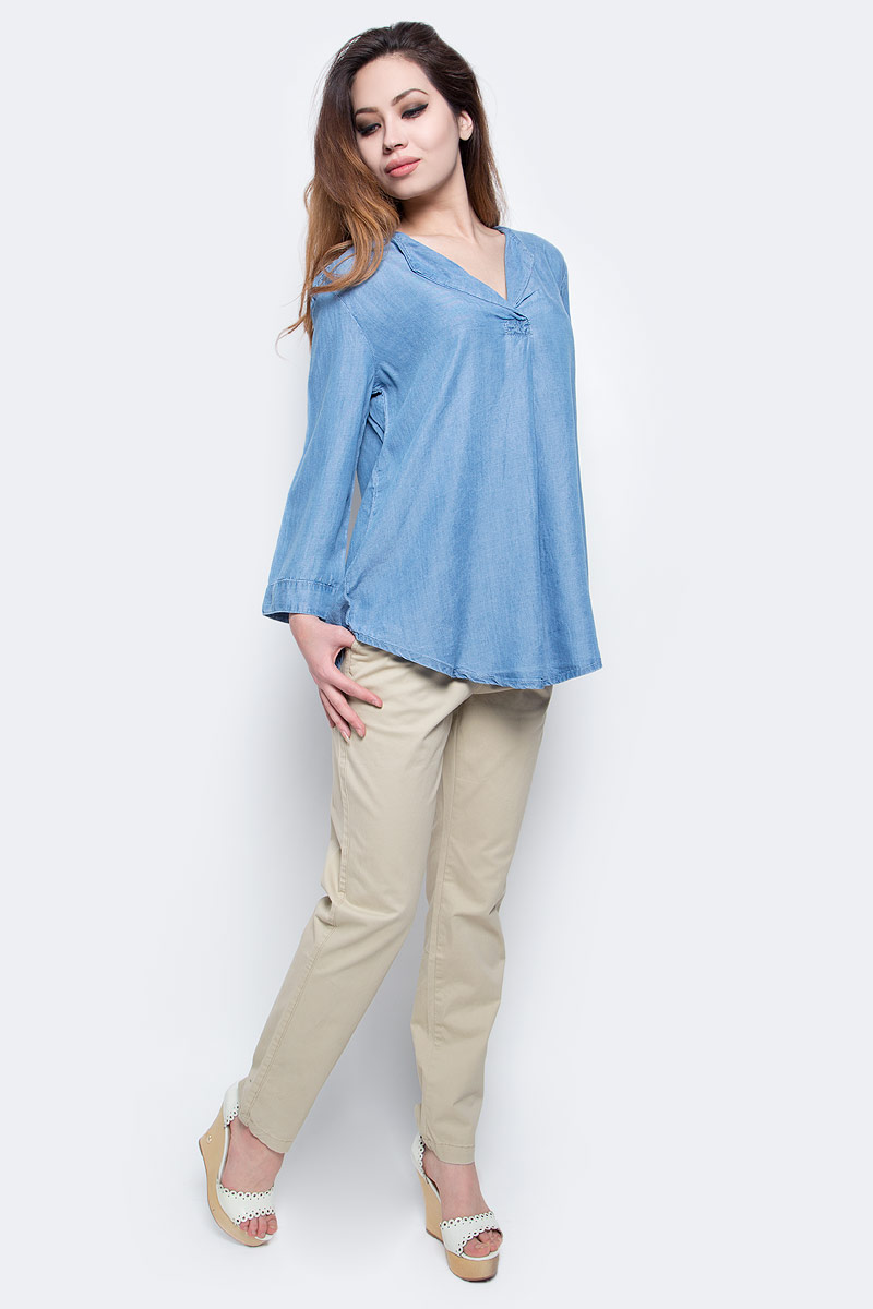 БлузкаB177018_Light Blue Denim БлузкаB177018_Light Blue DenimСтильная блузка Baon выполнена из легкого материала - денима-шамбри. Модель свободного кроя с V-образным вырезом горловины, полукруглым низом и укороченными рукавами хорошо сидит на любой фигуре. Лаконичная блузка поможет создать женственный образ.