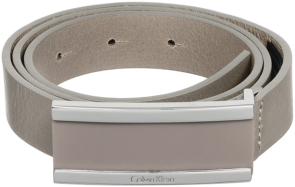 РеменьK60K602498_0680 РеменьK60K602498_0680Ремень Calvin Klein Jeans выполнен из высококачественной натуральной кожи зернистой текстуры. Прямоугольная пряжка, с помощью которой регулируется длина ремня, выполнена из металла и оформлена гравировкой с названием бренда.