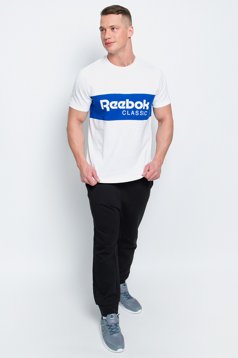 ФутболкаBK3834 ФутболкаBK3834Мужская футболка Reebok выполнена из хлопковой ткани. Облегающий крой отлично подходит для интенсивных тренировок и придает стилю эффектности. У модели классический круглый ворот и короткие стандартные рукава, спереди - вставка с принтом в виде логотипа Reebok.