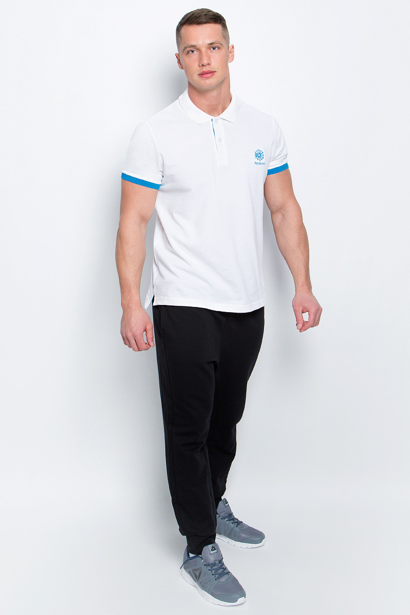 ПолоBK5149 ПолоBK5149Мужское поло Reebok F Polo изготовлено из натурального хлопка. Модель с короткими рукавами и отложным воротником застегивается спереди на две пуговицы. Передняя часть декорирована оригинальной вышивкой. Манжеты рукавов дополнены трикотажными резинками контрастного цвета. По бокам поло дополнено небольшими разрезами. Спинка слегка длиннее передней части поло. Стильное и современное оформление этой модели заметно подчеркнет вашу индивидуальность.