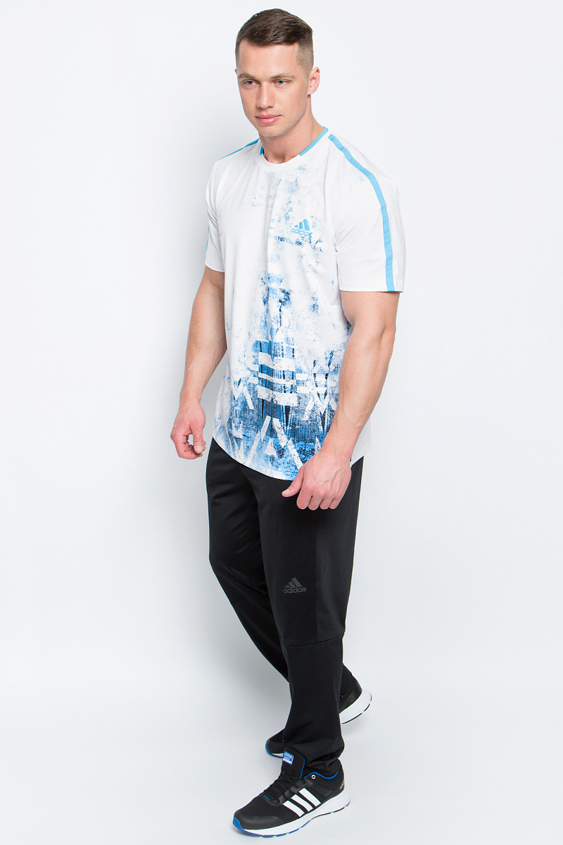 ФутболкаB45798 ФутболкаB45798Футболка Essex Tr Tee от adidas выполнена из полиэфира с добавлением эластана и оформлена оригинальным принтом. У модели круглый вырез горловины и стандартные короткие рукава. Технология climalite отводит пот и оставляет поверхность вашего тела сухой.