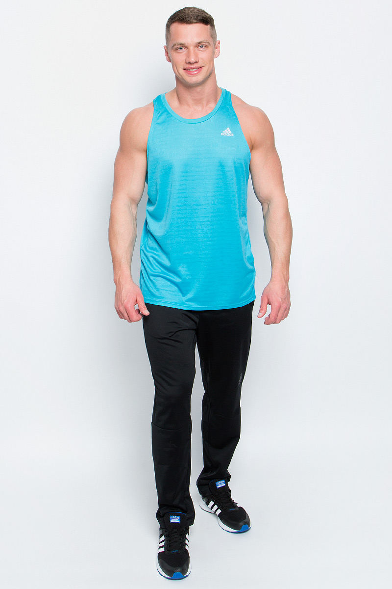МайкаBP7480 МайкаBP7480Мужская спортивная майка Adidas Rs Singlet изготовлена из полиэстера с добавлением полиэфира по технологии climalite, что обеспечивает быстрое влагоотведение с поверхности тела. Модель с круглой горловиной декорирована принтом с логотипом и названием бренда и светоотражающими полосами на спинке.