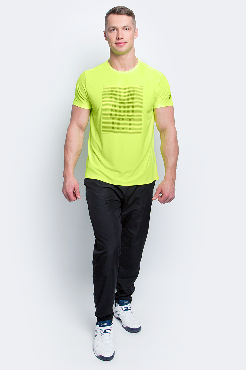 Футболка134085-0392 Футболка134085-0392Мужская футболка для бега Asics Graphic SS Top, выполненная из высококачественного полиэстера с применением технологии Motion Dry, обладает высокой воздухопроницаемостью, а также превосходно отводит влагу от тела, оставляя кожу сухой даже во время интенсивных тренировок. Такая футболка великолепно подойдет как для повседневной носки, так и для спортивных занятий. Комфортные плоские швы исключают риск натирания и раздражения. Модель с короткими рукавами и круглым вырезом горловины - идеальный вариант для создания модного спортивного образа. Футболка оригинальной надписью на груди.