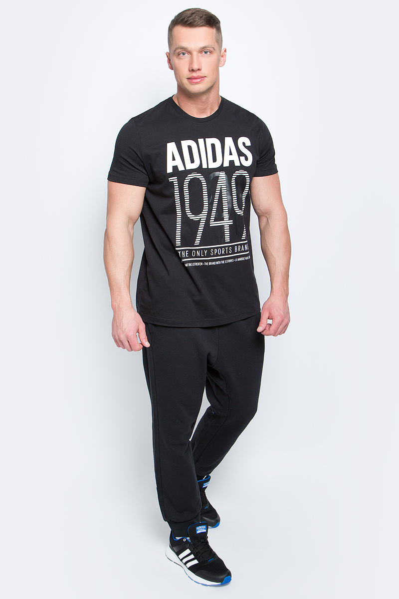 ФутболкаBK2788 ФутболкаBK2788Мужская футболка adidas Adi 49 выполнена из натурального хлопка. Модель с короткими рукавами и круглым вырезом горловины оформлена буквенным принтом контрастного цвета.
