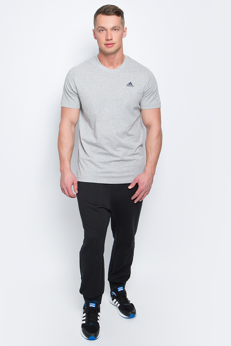 ФутболкаS98741 ФутболкаS98741В футболке Adidas Ess Base Tee вам будет комфортно в течение всего дня. Классический крой обеспечивает оптимальную свободу движений. Модель украшена принтом с логотипом Adidas. Крой реглан на задней стороне рукавов для большей свободы движений.