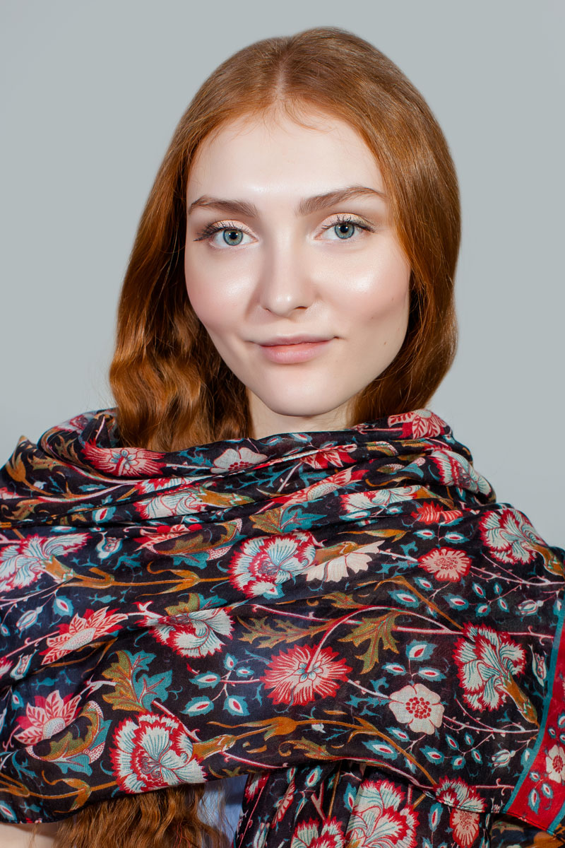 ПалантинBT-11701-5 ПалантинBT-11701-5Яркий палантин Sophie Ramage изготовлен из модала и шелка. Модель оформлена оригинальным принтом. Изделия Sophie Ramage приятные на ощупь и подойдут к любому стилю.