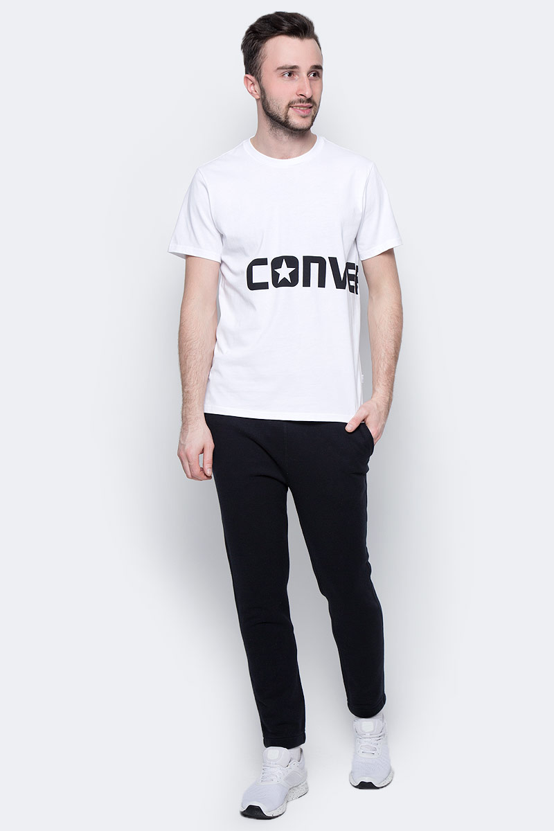 Футболка10003676001 Футболка10003676001Футболка Converse - оптимальный вариант для активного отдыха и повседневного использования. Модель выполнена из хлопка, что обеспечивает максимально комфортные ощущения во время использования. Крупный принт на груди и на спине придает изделию оригинальность.