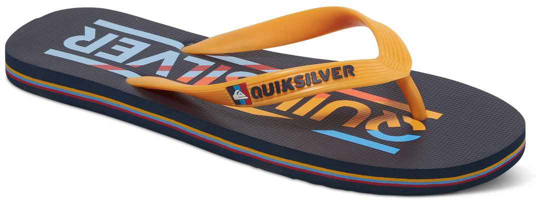 СланцыAQYL100232-XBBN СланцыAQYL100232-XBBNМодные мужские сланцы Molokai Wordmar от Quiksilver покорят вас своим удобством. Верх модели выполнен из мягкого пластика. Эргономичная перемычка между пальцами позволит надежно закрепить модель на стопе. Мягкая фактурная стелька позволяет не скользить ноге при движении. Упругая губчатая каучуковая подошва с логотипом Quiksilver обеспечивает уверенное сцепление с любой поверхностью. Текстовый и графический логотип Quiksilver на стрепе придает сланцам особый вид. Стильные сланцы прекрасно подойдут для похода в бассейн или на пляж.