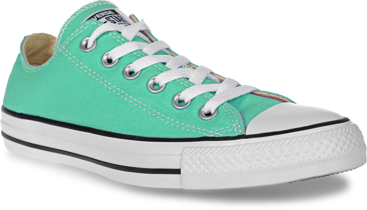 Кеды155737 Кеды155737Стильные женские кеды Chuck Taylor All Star от Converse созданы для тех, кто предпочитает оригинальный дизайн и непревзойденное качество. Кеды выполнены из плотного текстиля и оформлены контрастной прострочкой. Мыс защищен резиновой накладкой. Сбоку предусмотрены отверстия с люверсами для вентиляции. Классическая шнуровка надежно фиксирует обувь на ноге. Стелька и подкладка из мягкого текстиля комфортны при ходьбе. Подошва исполнена из износостойкой резины контрастного цвета. Рифление на подошве обеспечивает идеальное сцепление с любыми поверхностями. Эффектные кеды помогут вам создать яркий, динамичный образ.