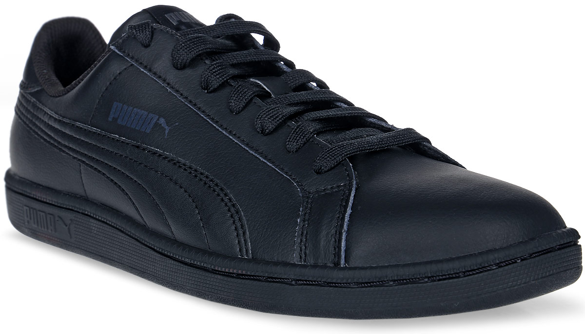 Кеды35672204 Кеды35672204Модель Smash L от PUMA сохраняет простоту и чистоту линий, свойственную классическим теннисным туфлям. Обувь фиксируется на ноге при помощи классической шнуровки. Верх из мягкой искусственной кожи с традиционной фирменной полосой придает модели нарядный и стильный облик и делает её отличным дополнением к повседневному гардеробу.