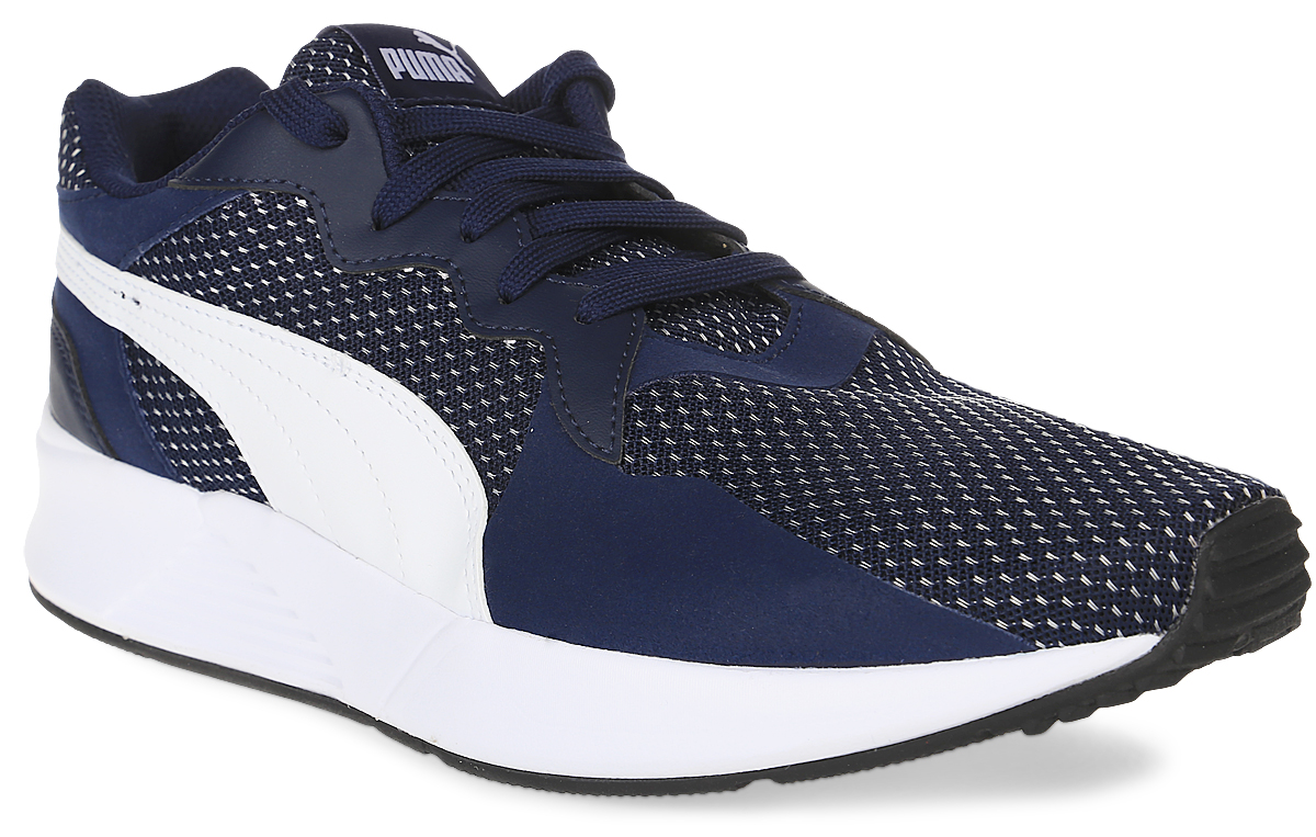 Кроссовки36240503 Кроссовки36240503Классическая линейка кроссовок Puma Pacer нашла в этом сезоне новое воплощение в модели Pacer Plus. Оригинальное решение системы шнуровки напоминает о славной традиции этого модельного ряда, в то время как подошва Trinomic с высоким рантом и целой системой амортизационных вкладок и подложек создает дополнительный комфорт. Верх из прочного сетчатого материала с традиционной фирменной полосой Puma сбоку завершает образ современных уличных кроссовок!