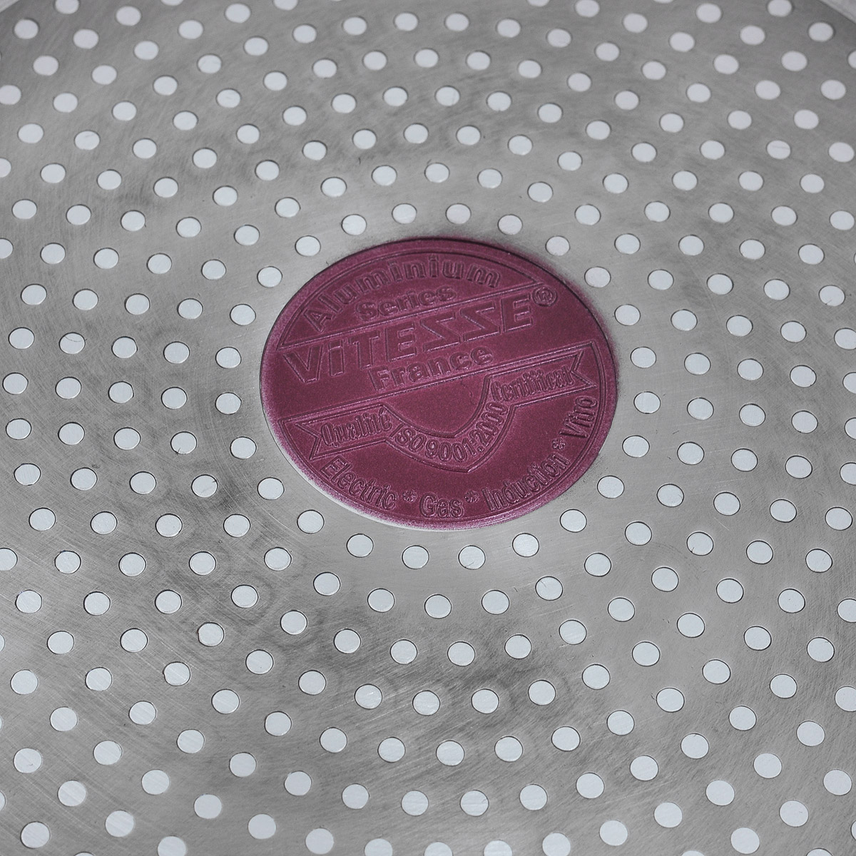 Сковорода Vitesse "Renaissance" с крышкой, с керамическим покрытием, цвет: бордовый. Диаметр 26 см + ПОДАРОК: Форма силиконовая для яиц и оладьев, 11,5 х 11 см