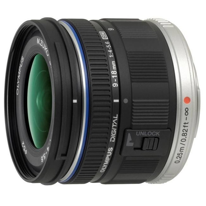 Olympus Zuiko Digital ED 9-18mm 1:4.0-5.6 (EZ-M918) объективN3850192 Olympus Zuiko Digital ED 9-18mm 1:4.0-5.6 (EZ-M918) объективN3850192Olympus Zuiko Digital EZ-M918 - это широкоугольный объектив с углом обзора 100° - 62°. Небольшой вес (155 г.) и компактный дизайн делают этот широкоугольный объектив невероятно привлекательным. Круглая 7-лепестковая диафрагма объектива позволяет получать снимки с естественным размытием объектов фона. Оптическая схема объектива включает 12 элементов в 8 группах. Наличие в конструкции трех асферических линз гарантирует эффективное исправление любых оптических искажений, высокую резкость и точную, естественную цветопередачу. При любом значении фокусного расстояния объектив формирует четкие, чистые изображения с отличной яркостью по всему полю кадра и высоким разрешением. Объектив осуществляет внутреннюю фокусировку путем перемещения всего одной группы линз оптической схемы. Благодаря этому обеспечивается высокая точность и скорость автофокусировки при очень низком уровне шума, что будет особенно полезно в режиме видеосъемки. Объектив совместим с...