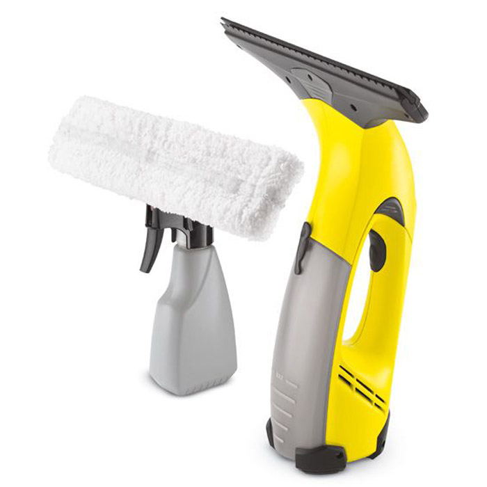 Karcher WV 50 Plus 1.633-117.0 стеклоочиститель1.633-117.0 Karcher WV 50 Plus 1.633-117.0 стеклоочиститель1.633-117.0Удобный и функциональный стеклоочиститель Karcher WV50 Plus, который позволит вам по-другому взглянуть на процесс мойки стекол. Он состоит из двух отдельных приспособлений. Первое, имеющее ручной привод, является разбрызгивателем с необычной головкой. Нажимая на рукоятку, как на обычном распылителе, вы наносите моющее средство на поверхность стекла. Отличие заключается в том, что жидкость распределяется сразу по большому количеству сопел, расположенных в специальной губке. Затем настает черед всасывающего приспособления с аккумуляторным питанием, которое идеально очищает поверхность и исключает образование разводов. Одно окно в среднем моется не более минуты. Рабочая ширина всасывающей насадки: 280 мм Время заряда аккумулятора: 2 ч Напряжение аккумулятора: 3,6 В УВАЖАЕМЫЕ КЛИЕНТЫ! Просим обратить ваше внимание на тот факт, что длинная насадка-ручка, представленная в видео обзоре, в комплект не входит.