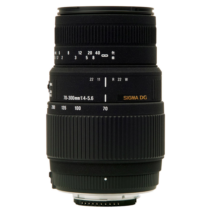 Sigma AF 70-300mm F4-5.6 DG MACRO, Nikon5A9955 Sigma AF 70-300mm F4-5.6 DG MACRO, Nikon5A9955Длиннофокусный зум-объектив с функцией макросъемки Sigma AF 70-300mm F4-5.6 DG MACRO. Объектив идеально подходит для съемки портретов, спортивных событий и природы. Используемые технологии: DG - Светосильные широкоугольные объективы для цифровых и пленочных камер, позволяют сфокусироваться с минимальным расстоянием до объекта съемки.