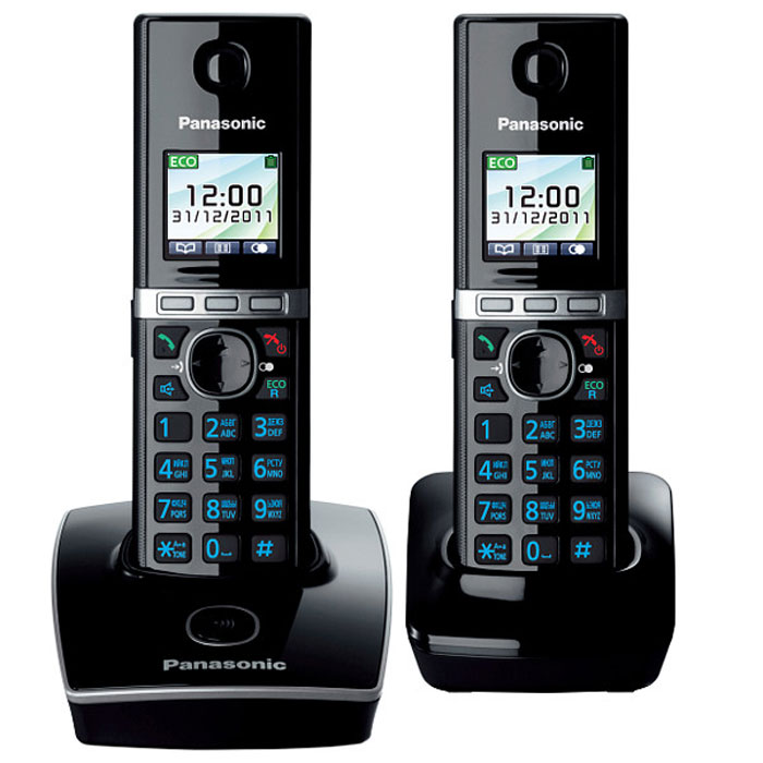Panasonic KX-TG8052 RUB DECT телефонKX-TG8052RUB Panasonic KX-TG8052 RUB DECT телефонKX-TG8052RUBУникальность радиотелефону Panasonic KX-TG8052 придает функция резервного питания. Обычные DECT телефоны не работают при отключении электричества, а у Panasonic KX-TG8052 заряд аккумуляторов трубки сможет обеспечить временную работу базового блока. В радиотелефоне Panasonic KX-TG8052 сочетаются современный дизайн и множество разнообразных функций. Ключевым преимуществом DECT телефона Panasonic KX-TG8052 стала функция резервного питания базового блока от трубки (при отключении электроэнергии) и цветной TFT-дисплей. Радиотелефон Panasonic KX-TG8052RU выполнен в классическом белом цвете с соблюдением четких прямых линий. Трубка комфортно лежит в руке, а благодаря клавишам с голубой подсветкой и четкому TFT-дисплею набирать номер и изменять настройки телефона очень удобно. Меню радиотелефона Panasonic KX-TG8052RU полностью русифицировано, что существенно упрощает использование телефонной книги. Уникальность этому радиотелефону придает функция резервного питания....