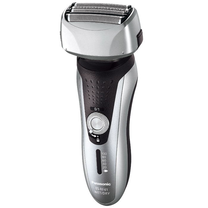 Panasonic ES-RF41S520ES-RF41-S520 Panasonic ES-RF41S520ES-RF41-S520Panasonic ES-RF41-S520 - это электробритва с дугообразной бреющей сеткой, которая гарантирует плотное прилегание лезвия даже в ямочке на подбородке, обеспечивая чистое бритье. Инновационная технология заточки лезвий Nano-Edge позволила уменьшить кромку лезвия до 0,5 микрон, что снизило сопротивление волоса при бритье. Заточка с углом 30 градусов и сверхтонкая кромка лезвия позволяют срезать волос легче и у самого корня. Электробритва оснащена плавающей бреющей головкой, которая точно повторяет любые контуры лица, что делает процесс бритья простым и комфортным.