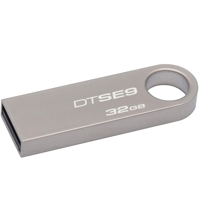 Kingston DataTraveler SE9 32GB USB-накопительDTSE9H/32GB Kingston DataTraveler SE9 32GB USB-накопительDTSE9H/32GBUSB-накопитель Kingston DataTraveler SE9 имеет стильный металлический корпус с большим кольцом, за которое его удобно прикреплять. Малый форм-фактор делает его великолепным дополнением к таким ноутбукам, как новый Ultrabook от компании Intel, а также к планшетным ПК, имеющим USB-разъёмы. Надёжный корпус этого накопителя позволяет безбоязненно брать его с собой повсюду, куда бы вы ни отправились со своими новыми устройствами. Накопитель DataTraveler SE9 имеет пятилетнюю гарантию, бесплатную техническую поддержку и отличается легендарной надежностью, характерной для всей продукции компании Kingston.