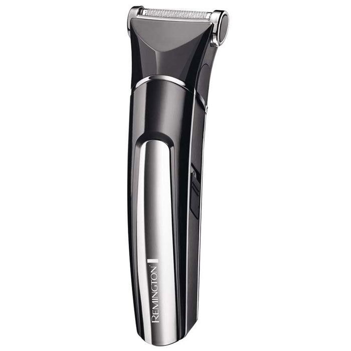 Remington MB4110 машинка для стрижкиMB4110 Remington MB4110 машинка для стрижкиMB4110Remington MB4110 – это универсальный прибор, который подходит как для гладкого бритья, так и для создания стрижки. Он оснащен титановым покрытием лезвий, а так же специальным гребнем для бороды и двумя взаимозаменяемыми насадками для бритья, благодаря чему вы можете создать свой индивидуальный образ. Покрытие: Для идеального бритья лезвия Remington MB 4110 сделаны из усовершенствованного титана. Их покрытие снабжено хромовыми частицами, что делает их еще более острыми. Это отличает данную модель от обычных машинок для стрижки. Кроме того лезвия MB4110 самозатачиваются, поэтому Вам не придется беспокоиться о качестве стрижки. USB-зарядка: В комплект с машинкой входит USB-кабель. А значит Вы можете зарядить MB4110 от стационарного компьютера или ноутбука и она будет работать до 40 минут в беспроводном режиме. С помощью специального индикатора вы всегда сможете проверить состояние зарядки.