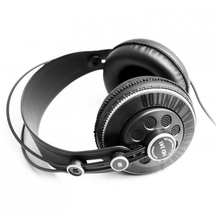 Axelvox HD241 наушникиHD241 Axelvox HD241 наушникиHD241Axelvox HD241 - студийные полуоткрытые динамические наушники, которые заставляют вас почувствовать себя на сцене рядом с артистами, наслаждаясь глубоким, богатым звуком и превосходным балансом и ясностью. Эргономические амбушюры, объединенные с легкой и саморегулирующейся лентой, делают их очень удобными. Занимаетесь ли вы сведением, микшированием, или просто прослушиваете музыкальные композиции, наушники HD241 обеспечат комфорт и звуковую точность.