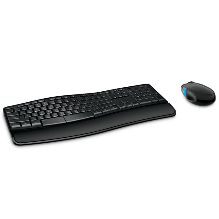 Microsoft Sculpt Comfort Desktop, Black USB клавиатура + мышьL3V-00017 Microsoft Sculpt Comfort Desktop, Black USB клавиатура + мышьL3V-00017Комплект из беспроводной клавиатуры и беспроводной мыши Microsoft Sculpt Comfort Desktop. Благодаря контурному дизайну, возможностям регулировки и специальной мыши для правшей Sculpt Comfort Desktop позволит вам взглянуть на работу с клавиатурой и мышью по-новому. Комплект позволяет держать кисти в нейтральной позиции, одновременно упрощая работу за счет специальных приспособлений. Элегантный дизайн и удобная изогнутая форма упрощают нажатие клавиш, одновременно поддерживая кисти, чтобы защитить их от воспаления и микротравм. Разделенный набор клавиш с новой клавишей BACKSPACE позволяет работать максимально эффективно. Нет места на рабочем столе? Sculpt Comfort Desktop можно легко подстроить под тесное пространство, отсоединив подкладку. Sculpt Comfort Desktop идеально сочетается с Windows 8. Горячие клавиши позволяют быстро вызывать наиболее часто используемые функции. Область Windows Touch, сенсорная полоска на боку мыши, позволяет вести управление...