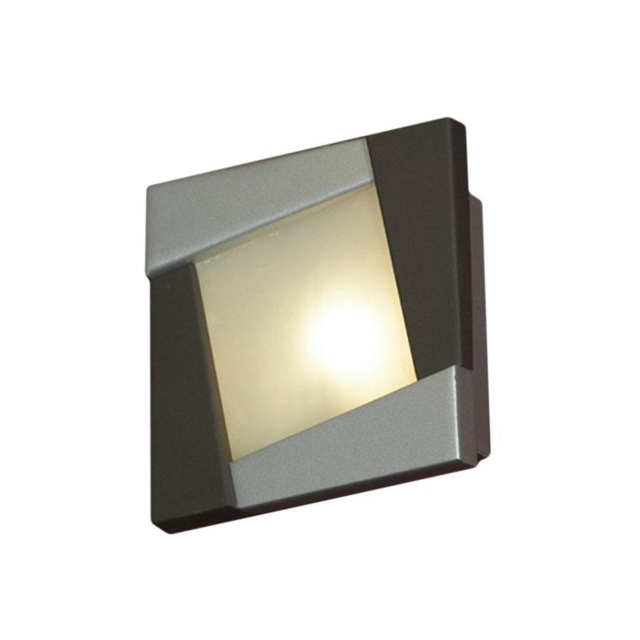 Настенный светильник Lussole Gefone LSQ-8012 01LSQ-8012 01 Настенный светильник Lussole Gefone LSQ-8012 01LSQ-8012 01И это не смотря на то, что Lussole производит товары как в классическом и флористическом стилях, так и в стилей модерн, и даже hi-tech. Lussole, фирма с заслужившим, за долгие годы, доверие, именем. Перечень выпускаемой продукции поистине впечатляющ и не оставит равнодушным никого. Плюс ко всему, наряду с качествами внешними, Lussole славится еще и качеством техническим, гарантированно обещая долгие годы радостной эксплуатации своих товаров. Если вы хотите приобрести действительно качественный светильник – компания Lussole это то, что вам нужно.