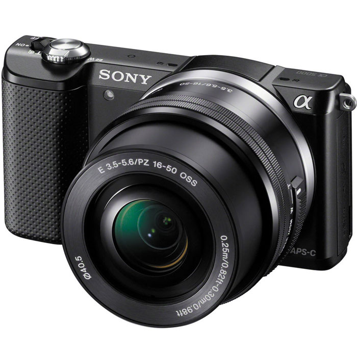 Sony Alpha A5000 Kit 16-50 mm, Black цифровая фотокамераILCE5000LB.CEC Sony Alpha A5000 Kit 16-50 mm, Black цифровая фотокамераILCE5000LB.CECКомпактная камера со сменной оптикой Sony Alpha A5000. Благодаря большой матрице Exmor APS HD CMOS 20.1 Мпикс камера позволяет получать снимки с высоким разрешением и качеством DSLR без цифрового шума или ухудшения чувствительности в условиях низкой освещенности. С новым процессором изображений BIONZ X можно добиться невероятных результатов: еще более точная цветопередача, улучшенное шумоподавление и еще более скоростная серийная съемка. Удобный рычаг зума на корпусе камеры позволяет легко и плавно настраивать зум одной рукой даже при съемке автопортретов, придавая камерам со съемной оптикой удобство компактных фотокамер. Вспышка, встроенная в компактный корпус камеры, пригодится, когда для съемки понадобится дополнительный источник света. Высокая чувствительность ISO - от 100 до 16000 - позволяет делать снимки практически в любых условиях. В режиме Superior Auto делать великолепные фотографии как никогда просто: нужно просто навести объектив и нажать кнопку...