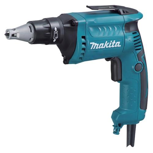 Makita FS6300 шуруповертFS6300 Makita FS6300 шуруповертFS6300Шуруповерт Makita FS 6300 предназначен для профессиональной работы с крепежными элементами, содержащими метрическую резьбу. Модель содержит мощный и надежный электродвигатель потребляющий при непрерывной работе 570 Вт электроэнергии. В принципе, такие же по мощности двигатели используются и в моделях FS 4000 и FS 4300, но в данном случае имеет место несколько иное соотношение скорости и крутящего момента. В частности, интенсивность вращения шпинделя данной модели выше (0-6000 об/мин), а крутящий момент несколько ниже, что в целом и предопределяет возможности инструмента: он оптимален для работы с винтами диаметром до 4-5 мм. Шуруповерт Макита FS 6300 легок и компактен. Надежный механизм заключен в прочный корпус из высококачественного пластика. Редуктор накрыт металлическим кожухом, обеспечивающим в силу своих теплопроводных характеристик надлежащий теплообмен. Таким образом, шестерни редуктора мало подвержены перегреву и соответственно более долговечны. Двигатель охлаждается...