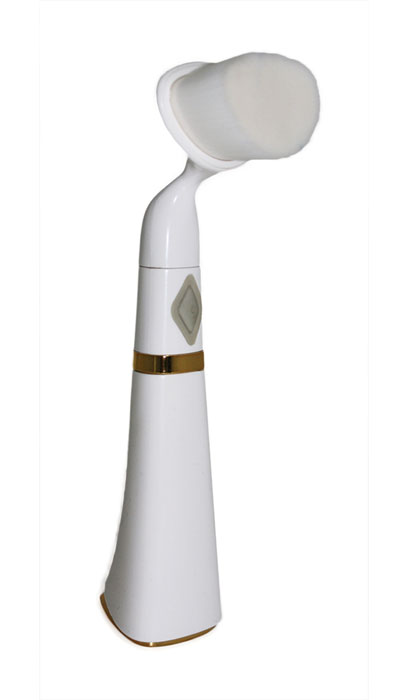 Gezatone Аппарат для чистки лица Clean&Pleasure. AMG188, 70 г1301132 Gezatone Аппарат для чистки лица Clean&Pleasure. AMG188, 70 г1301132Деликатная щеточка Gezatone Clean&Pleasure для умывания поможет улучшить состояние кожи, избавит от загрязнений, обеспечит полноценный массаж и тонизацию. 180000 тончайших ворсинок обеспечивают максимально деликатное очищение, помогают устранить черные точки, удаляют ороговевшие чешуйки кожи. Вибрация с частотой 23000 колебаний в минуту улучшает отшелушивание, способствует активизации обменных процессов, выравниванию тона кожи. Антибактериальная щеточка препятствует развитию бактерий и вредных микроорганизмов. Питание от батареек позволяет брать аппарат с собой и использовать его, где угодно! Регулярное использование прибора дарит более свежий и ровный тон кожи, улучшает внешний вид, помогает бороться с признаками старения и разглаживать морщинки. Питание: 1 батарейка типа ААА (не входит в комплект).
