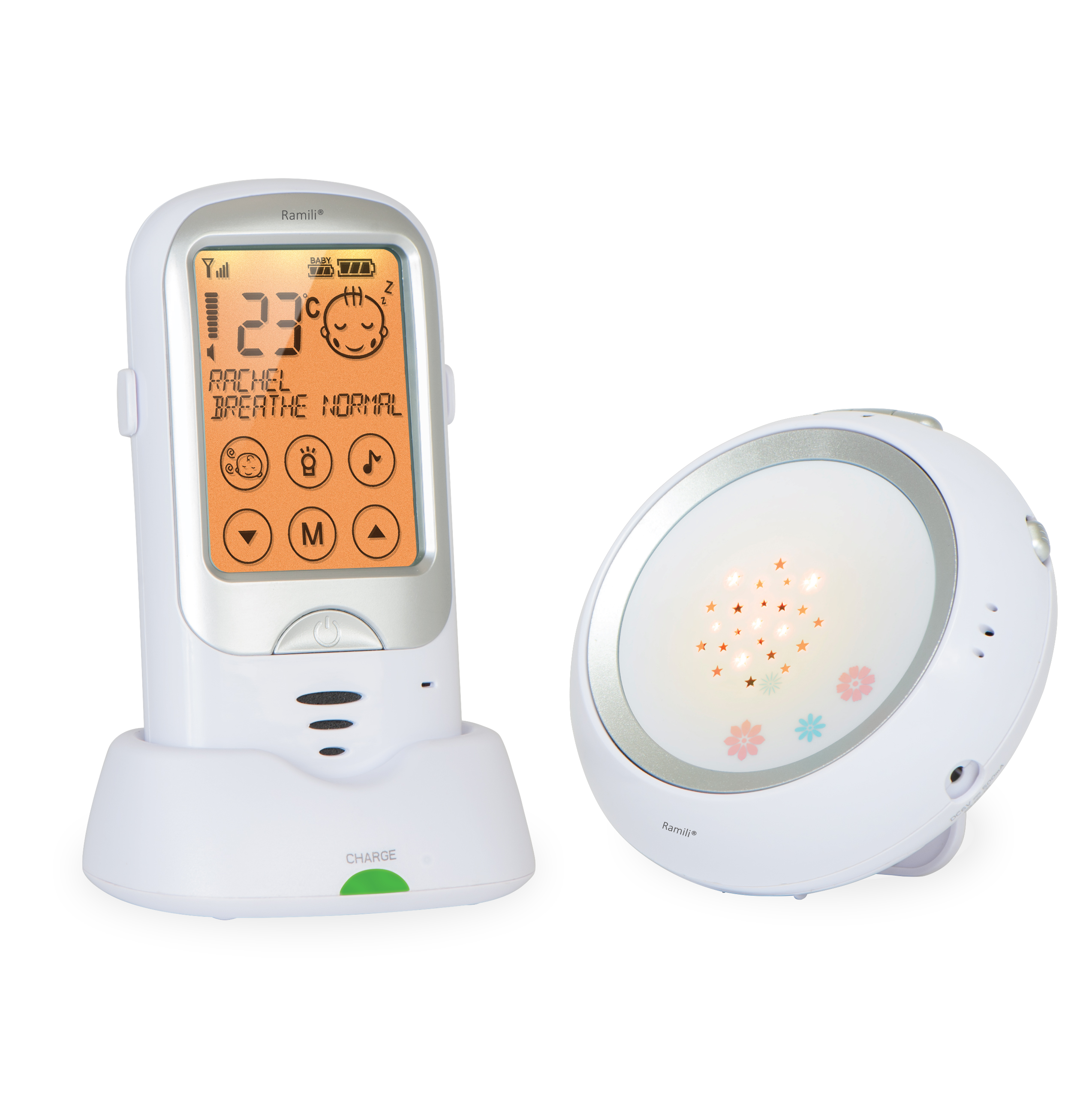 Радио-няня Ramili Baby RA300RA300 Радио-няня Ramili Baby RA300RA300Ramili Baby Digital Baby Monitor RA300 представляет собой радионяню, вобравшую в себя все передовые технологии. Она обеспечивает простое и удобное общение с ребенком, полностью безопасна, ее звучание является кристально чистым, а диапазон действия составляет расстояние до 650 метров. Устройство постоянно в автоматическом режиме мониторит расстояние между блоками и регулирует мощность передачи сигнала, тем самым продлевая срок службы аккумулятора. Радионяня Ramili Baby Digital Baby Monitor RA300 включает в себя множество полезных, потрясающих возможностей, обеспечивающих высоким комфорт при использовании в повседневной рутине: сенсорный дисплей, автоматическое определение плача ребенка, двустороннюю связь, великолепный ночник с возможностью проецирования симпатичных звезд и многое другое. Кристально чистый звук Автоматический поиск каналов для обеспечения наилучшего качества