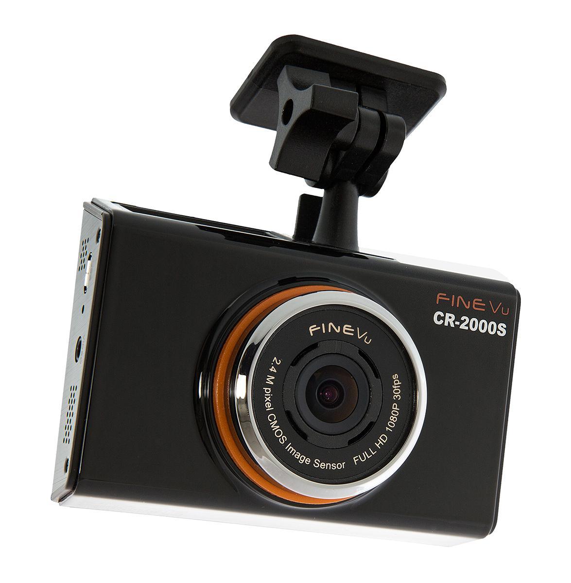 FineDigital FineVU CR-2000S видеорегистраторCR2000S FineDigital FineVU CR-2000S видеорегистраторCR2000SКоробка довольно внушительная, с хорошей полиграфией, внутри — толстая мягкая подложка, на которой расположены две камеры и карта памяти, в нижней секции — аксессуары. Корпус передней камеры заслуживает подробного описания. Внешняя, наружная сторона лакированного белого цвета из пластика с оранжевой окантовкой объектива выглядит стильно и красиво. Внутренняя часть, та, что с экраном, выполнена из металла, шершавого на ощупь. За счет именно этой металлической задней части головная камера довольно тяжелая, 163гр. Но, скажу я вам, это приятная тяжесть качественно выполненной вещи. Не ожидал, что будет использован металл. Все подогнано тщательно и без малейших зазоров. Опять же, как будто прислушиваясь к пожеланиям пользователей, именно в верхней части передней камеры расположены два разъема: miniUSB для провода второй камеры и питание 12v. Другими словами, при подключении все провода будут удобно уходить вверх, под потолок, не изгибаясь. Рядом находится...