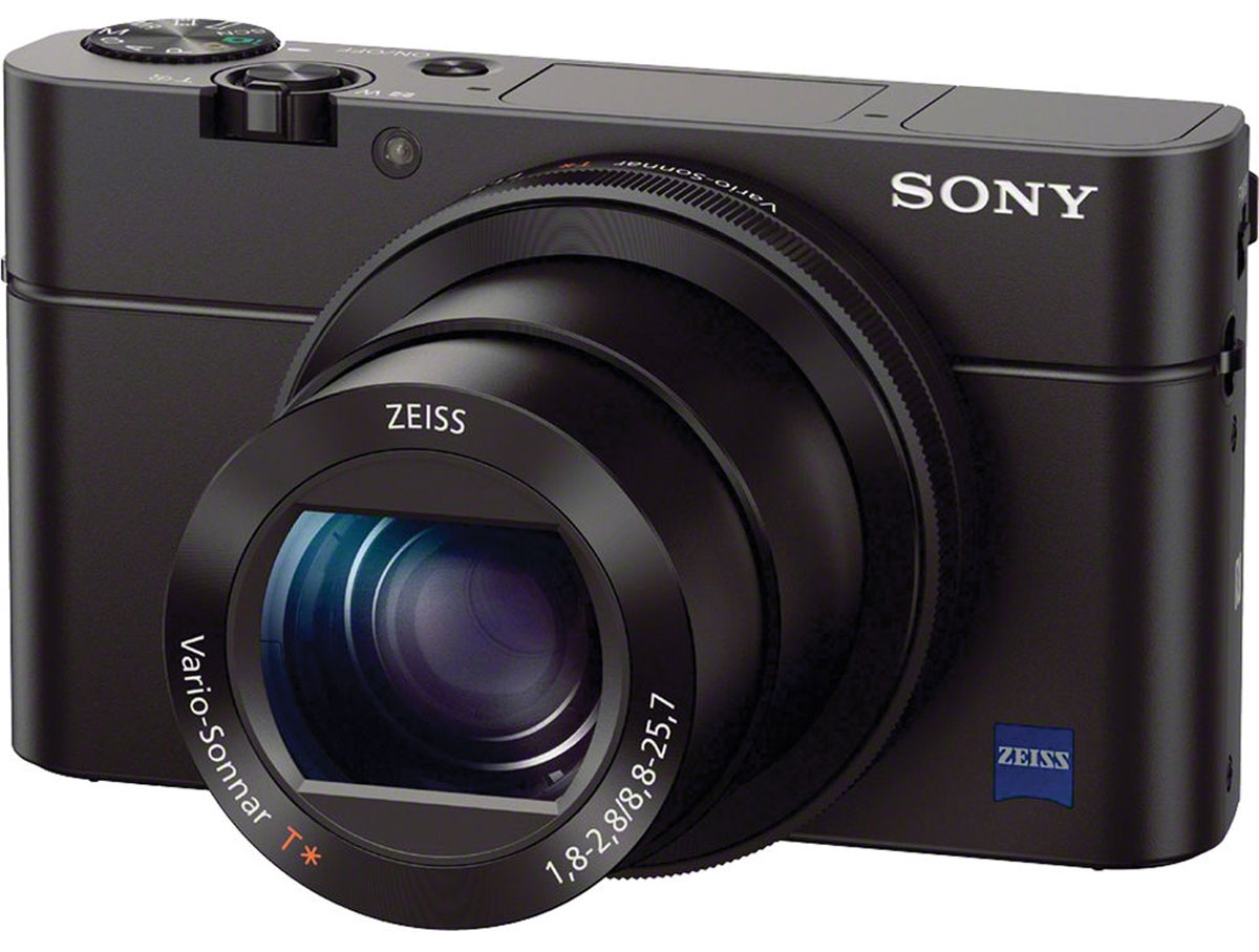 Sony Cyber-shot DSC-RX100 III цифровая фотокамераDSCRX100M3.RU3 Sony Cyber-shot DSC-RX100 III цифровая фотокамераDSCRX100M3.RU3Sony Cyber-shot DSC-RX100 III - новая компактная цифровая камера от Sony. Больше деталей с большой матрицей. Матрица Exmor R CMOS с разрешением 20,1 эффективных мегапикселей дает яркое и четкое детализированное изображение на всех фото и видео. Улавливает в 4 раза больше света с помощью матрицы с обратной подсветкой. Поместив металлическую проводку в заднюю часть вместо передней, Sony добилась увеличения светочувствительной зоны в 4 раза по сравнению со стандартными матрицами. Процессор изображений BIONZ X оснащен эффективной технологией воспроизведения деталей, технологией сокращения дифракции и улучшенной системой шумоподавления, мощность обработки изображений в 3 раза больше, чем у предыдущей модели BIONZ для большей точности и реалистичности деталей. Модель оснащена объективом Zeiss Vario-Sonnar T 24-70мм F1.8-2.8 - RX100. В нем применяется 9 асферических элементов, включая две встроенные асферические линзы (AA) для еще большей компактности...