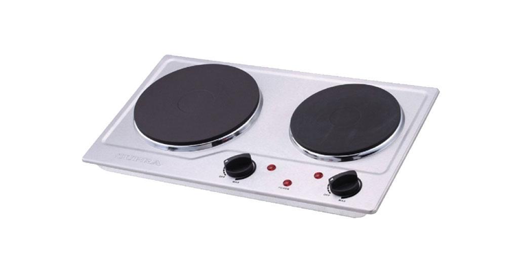 Supra HS-410 плитка электрическаяHS-410 Supra HS-410 плитка электрическаяHS-410Небольшой прибор, который предназначен для разогрева воды и приготовления пищи. Электроплитка работает от обычной розетки напряжением 220 В. Световой индикатор, размещенный на фронтальной части плитки, загорается при ее использовании. Температура плавно изменяется при помощи бесступенчатого регулятора. При перегревании прибора срабатывает встроенная защита, которая отключает его. Чугунные электроконфорки имеют сплошную нагревательную поверхность. Металлический корпус легко чистится. Под ним находится чаша из нержавеющей стали, которая выполняет защитную функцию и эффективно предохраняет внутреннее устройство плитки от перегрева. На нижней части плитки по углам установлены ножки из резины. Компактная электроплитка очень удобна для использования на даче. Неприхотливая в обслуживании, она долго будет радовать своих хозяев.
