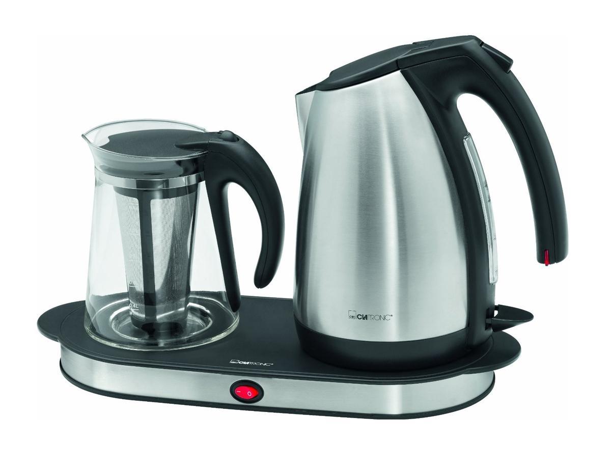 Clatronic TKS 3504 набор для приготовления чая и кофеTKS 3504 набор для приготовления чая и кофе Clatronic TKS 3504 набор для приготовления чая и кофеTKS 3504 набор для приготовления чая и кофеНабор для приготовления чая и кофе Clatronic TKS 3504 inox состоит из металлического электрочайника для кипячения воды объемом 1,7 литра, стеклянного заварочного чайника объемом 1,2 литра и нескользящей подставки с антипригарным покрытием. Экологически чистые материалы – нержавеющая сталь и стекло – сохраняют все полезные свойства воды, позволяя приготовить напитки превосходного качества. Набор оснащен функцией поддержания температуры в заварочном чайнике, фильтрами от накипи, свободным вращением на 360 градусов, индикаторами уровня воды и включения/выключения. Безопасность в работе прибора гарантирует автоматическое отключение при закипании и снятии чайника с подставки и защита от включения без воды. Современный функциональный набор Clatronic TKS 3504 inox – отличный подарок для всех любителей чая и кофе.