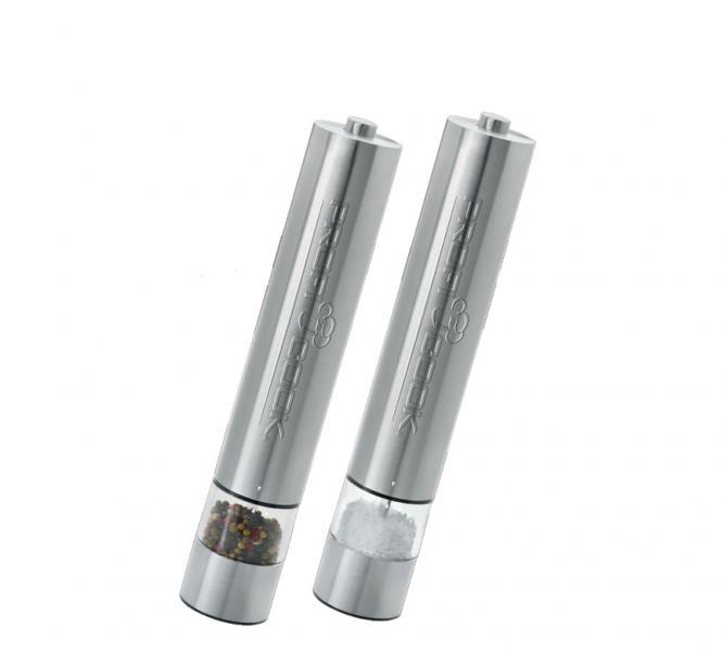 Перцемолка Profi Cook PC-PSM 1031, 2 штPC-PSM 1031 Перцемолка Profi Cook PC-PSM 1031, 2 штPC-PSM 1031Перцемолка Profi Cook PC-PSM 1031 - это необходимый инструмент на любой кухне. В комплект два предмета - для соли и перца. Корпус выполнен из нержавеющей стали и оснащен пластиковой емкостью для специй. Механизм помола керамический. Особенности: Подсветка для определения оптимальной дозы приправы. Регулировка степени помола. Удобное наполнение измельчителя. Можно работать одной рукой. Механизм измельчения: жернова. Тип управления: электронное. Назначение: измельчение. Работает от 4 батареек типа АА (в комплект не входят).