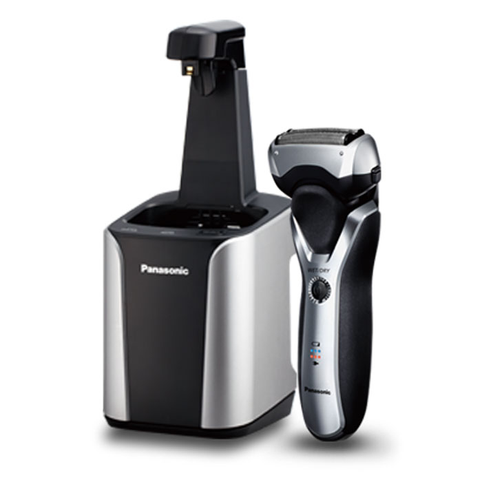Panasonic ES-RT87-S520 электробритваES-RT87-S520 Panasonic ES-RT87-S520 электробритваES-RT87-S520Panasonic ES-RT87-S520 - электробритва от Panasonic с тройной бритвенной системой. Три лезвия гладко срезают волоски у самых корней. Выполняя две функции сразу, лезвия обеспечивают быстрое и тщательное бритье. Острые внутренние лезвия с углом заточки 30° не оставят за собой ни одного волоска. Электробритва отлично подходит для ухода за усами и бакенбардами. Острые лезвия с углом заточки 45° обеспечивают быстрое и удобное подравнивание. Внешние сетки округлой формы плотно прилегают к коже даже под подбородком, обеспечивая гладкое бритье на всех участках. Подвижная бреющая головка повторяет контуры вашего лица и обеспечивает легкое и быстрое бритье.