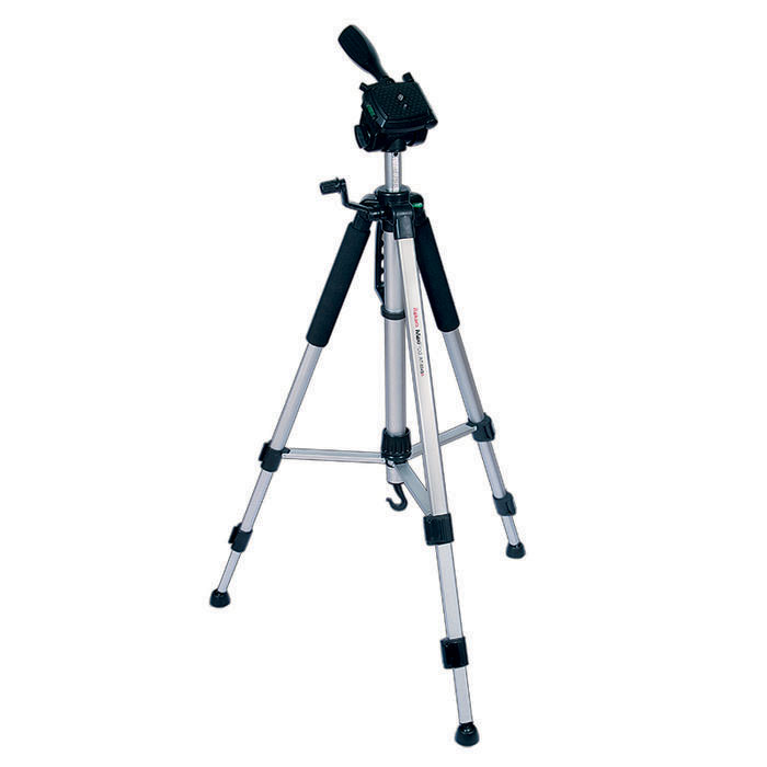 Rekam MaxiPod RT-M45G штатив (с муфтами)MaxiPod RT-M45G Rekam MaxiPod RT-M45G штатив (с муфтами)MaxiPod RT-M45GRekam MaxiPod RT-M45G - универсальный, 3-секционный штатив из серии MaxiPod. Устойчивая, 3-секционная конструкция выдерживает нагрузку до 4 кг. Благодаря многогранному сечению ног штатив обладает дополнительным запасом прочности и может использоваться для видеосъемки. Конструкция головы позволяет поворачивать камеру для съемки вертикальных кадров. Управление «головой» осуществляется при помощи ручки. Конструкция с реечными растяжками помогает быстро разложить штатив в ровном положении. Для правильного выравнивания горизонтали и вертикали, штатив оснащен двумя жидкостными уровнями, - на «голове» штатива и на основании треноги. Быстросъемная площадка надежно фиксируется и позволяет оперативно устанавливать и снимать камеру. Высота ног фиксируется при помощи удобных клипсовых зажимов. Для оперативной регулировки высоты центральная колонна оснащена обжимным замком-фиксатором. Реечный микролифт с фиксатором и ручкой позволяет осуществлять особо точную и плавную...